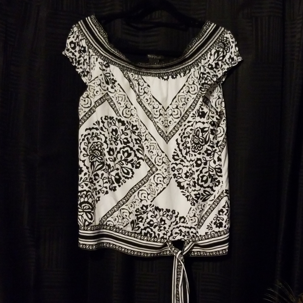 Gorgeous WHBM Dmask Patterned Top Size M